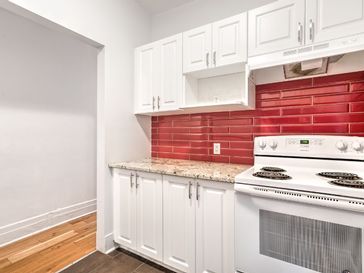 Fully Renovated 4.5 in Downtown in front of Concordia University!